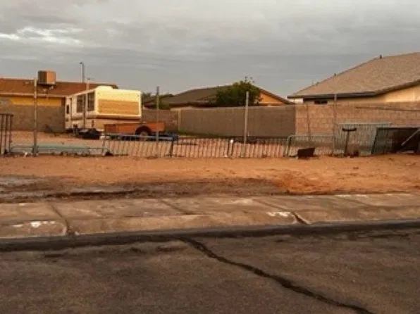 1013 N 4th Dr, San Luis, AZ 85349