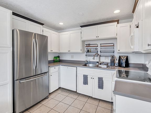 4th image of 645 Swenson Ave APT 5