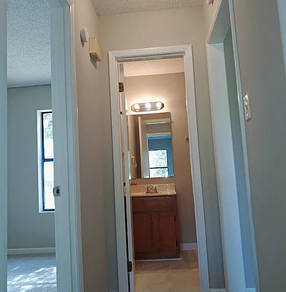102 Pelham Dr — Photo 29