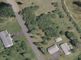 L Elm Dr, Warroad, MN 56763