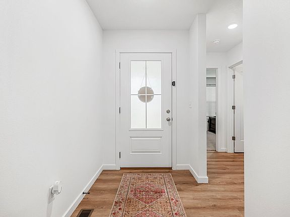 3rd image of 1142 S Broadview Avenue