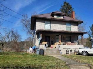 1613 Edgeway Dr, Fairmont, WV