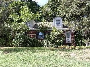 1422 Mammoth Rd, Dracut, MA 01826