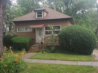 27 S Adams St, Westmont, IL