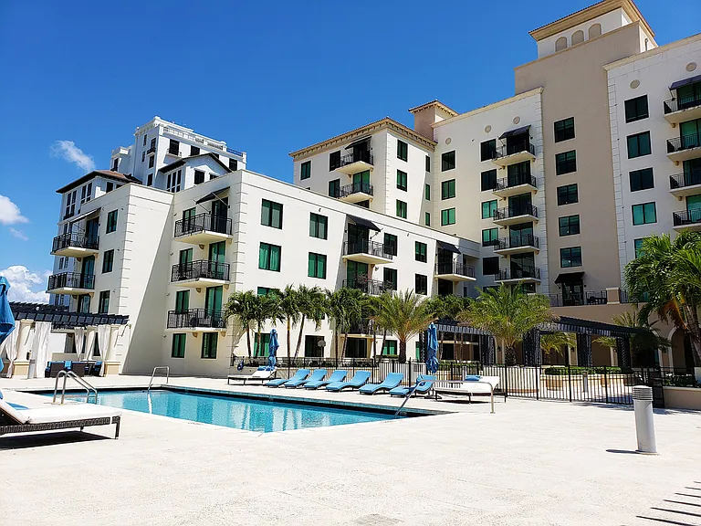 1300 Ponce De Leon Blvd #502 — Photo 26
