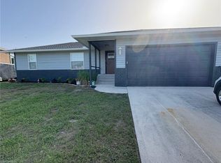 818 SW 8th CT, CAPE CORAL, FL 33991