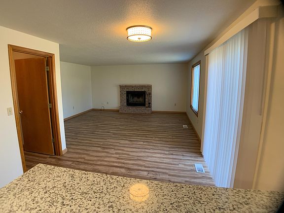 5th image of 16010 NE 41st St