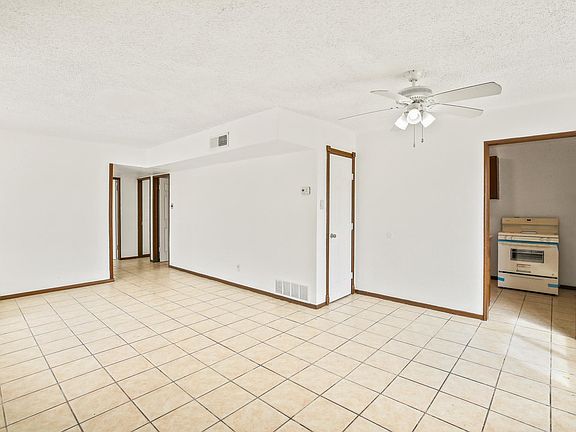 4th image of 7883 Holly Pl