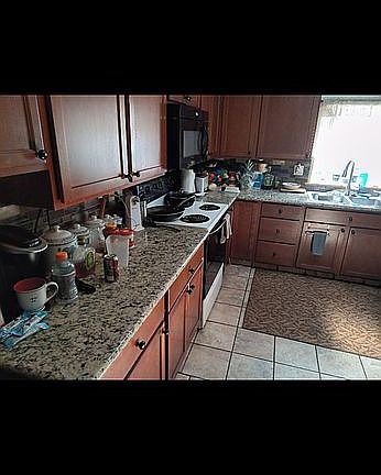 Granite countertops kitchen