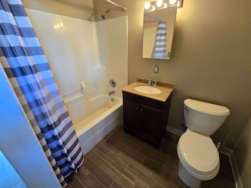 1st image of 1815 Broadway St #9