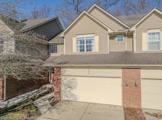 22070 Hidden Lane Dr, New Boston, MI 48164