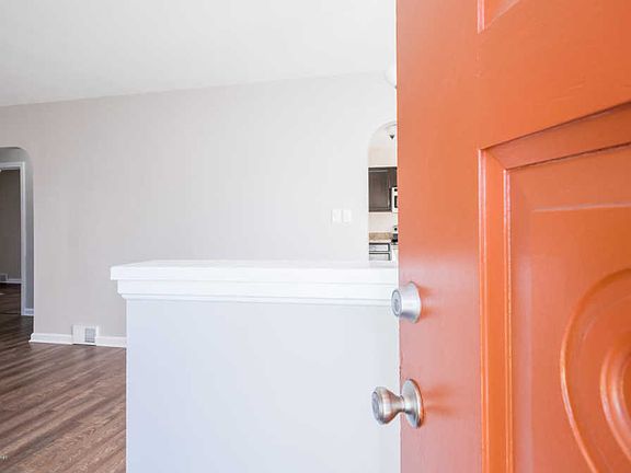 3rd image of 3529 Wexford Dr