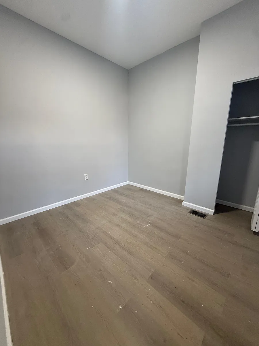 Building Photo - 387 Avon Ave #1