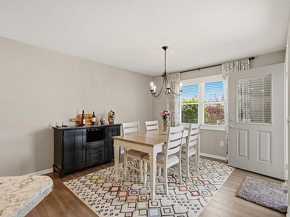 5th image of 2113 Meadowsweet Pkwy