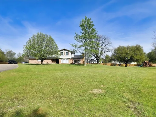 802 W Coke Rd, Winnsboro, TX 75494