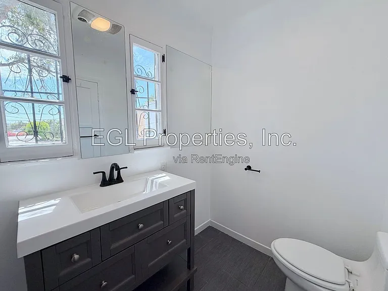 1016 1/2 S Crescent Heights Blvd — Photo 20
