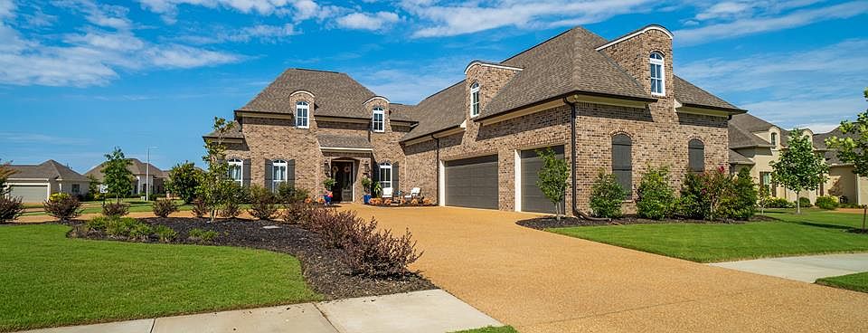 1st image of 107 Pin Oak Dr