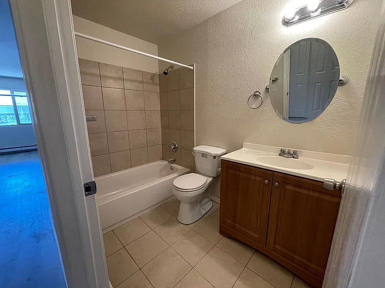 Skandi Villa in Edmonds | Boutique Apartments with Modern Touches | 1 MONTH FREE! — Photo 46