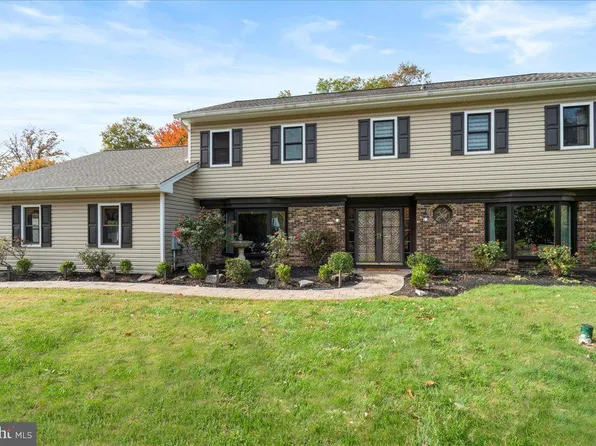 329 Sherwood Dr, Yardley, PA 19067