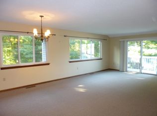 108 Hilltop Dr, Weatogue, CT 06089