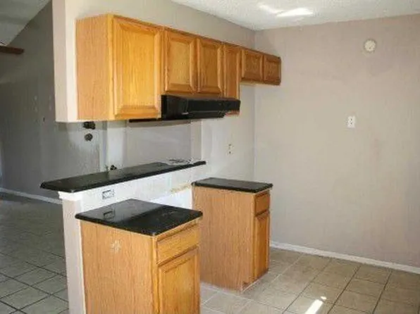 2418 Westlake Cir N, Ingleside, TX 78362