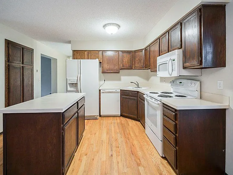 Kitchen (2)