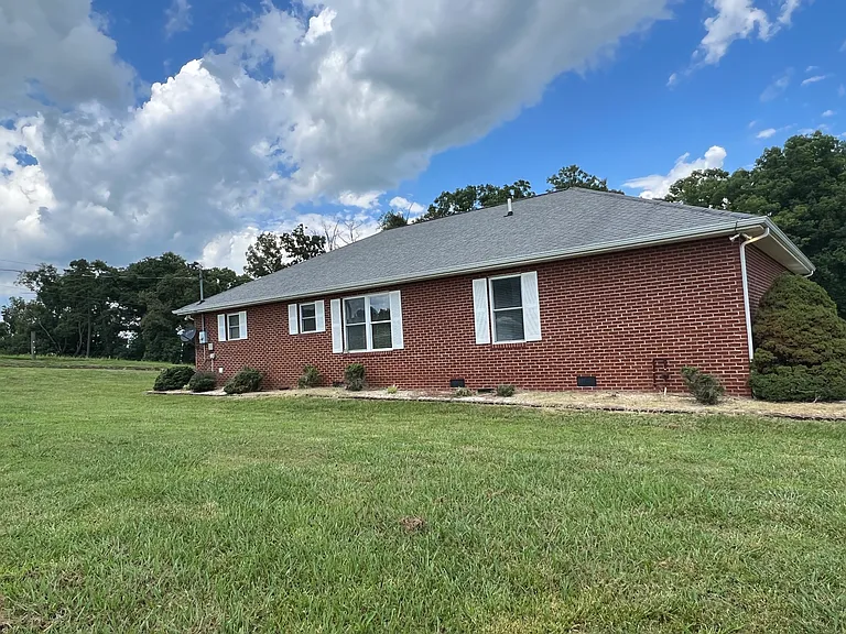 1723 Quarry Rd — Photo 4