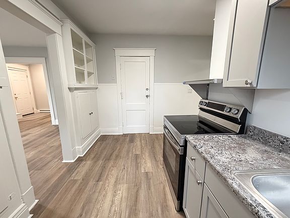 5th image of 2026 Hertel Ave APT 3
