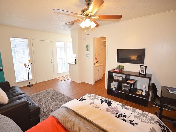 2nd image of 4551 Avenue A #203