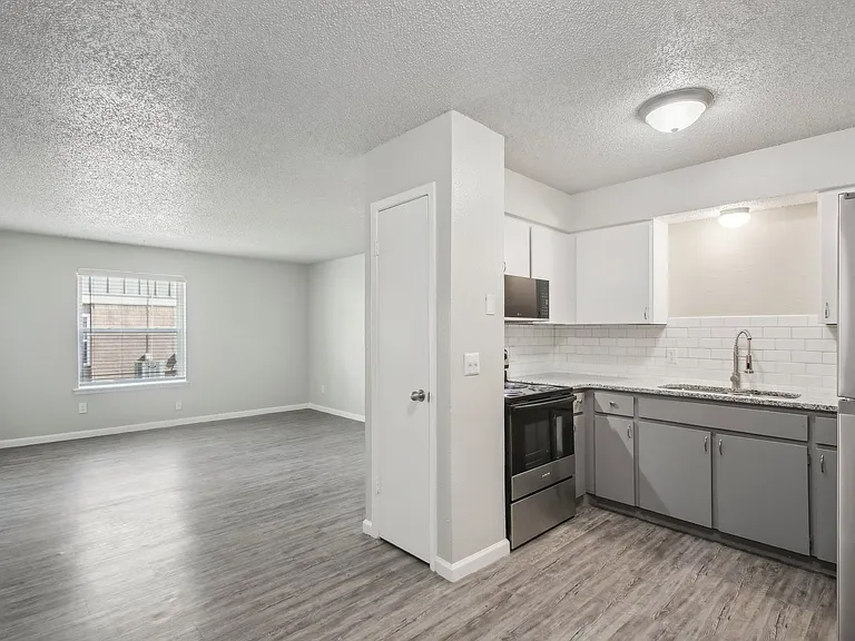 Yukon Heights Apartments — Photo 57