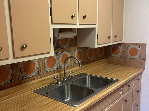 3rd image of 801 Ortiz Dr SE Unit C