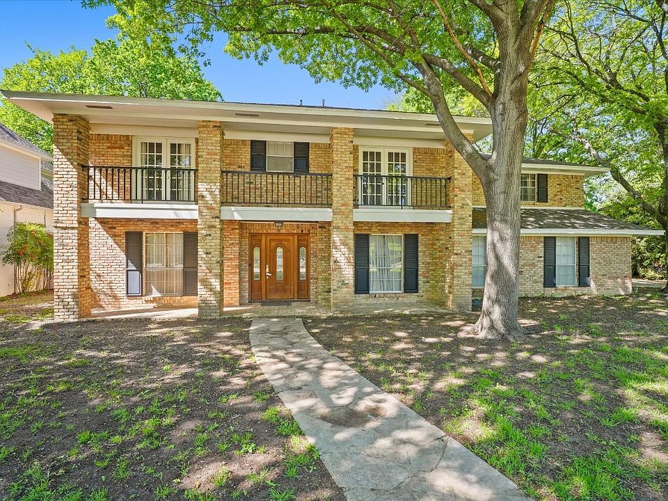 1st image of 403 Fall Creek Dr