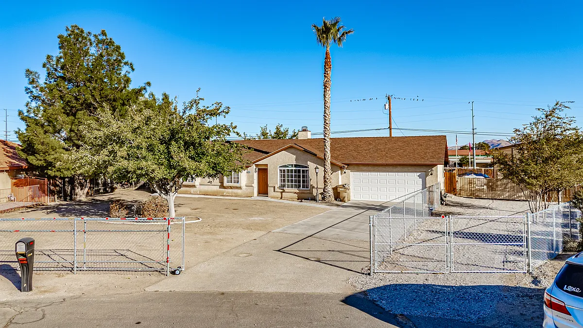 Building Photo - 18252 Sequoia St