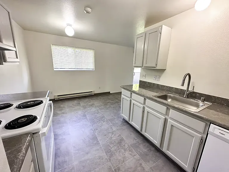 Winterhill Apartments — Photo 8