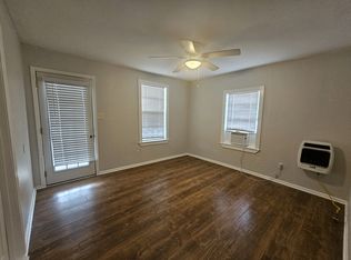 217 N Las Vegas Trl, White Settlement, TX 76108