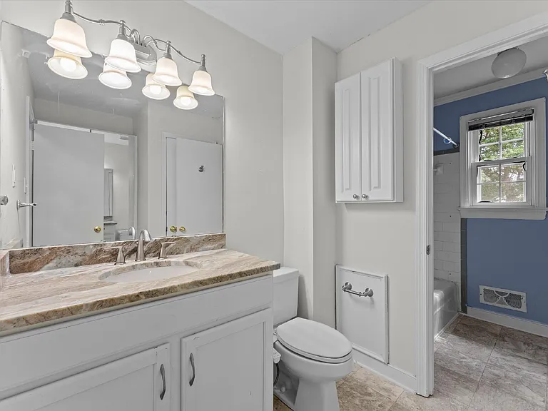 2220 Lauderdale Dr — Photo 24