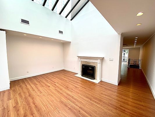 1st image of 248 E 58th St #3