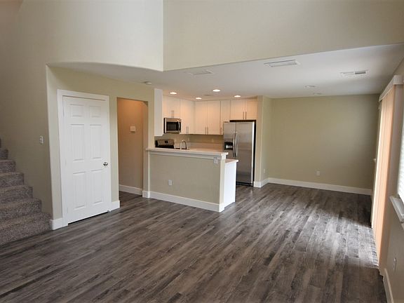 5th image of 10460 Mihela Ave
