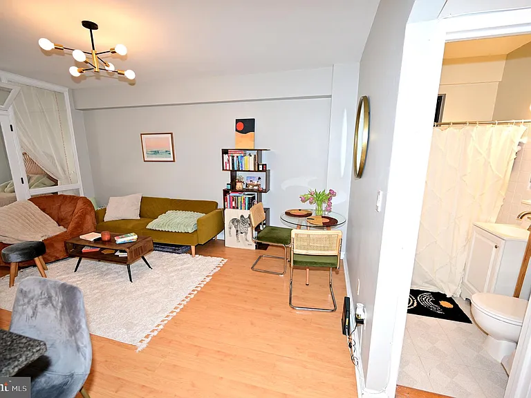 1 Scott Cir #515 — Photo 6