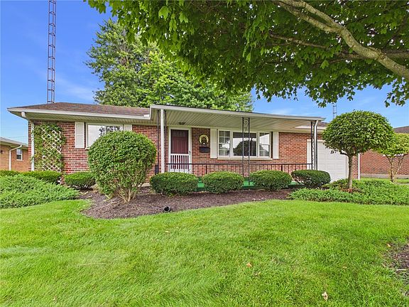 3rd image of 113 Parkside Dr
