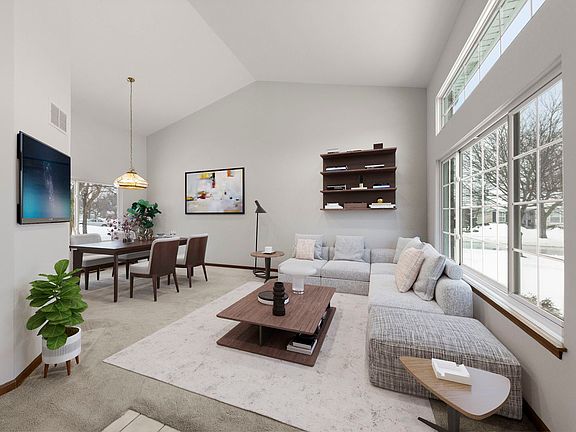 4th image of 156 Bedford Ave