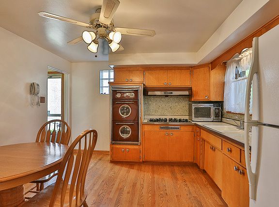 5th image of 10608 Kedvale Ave