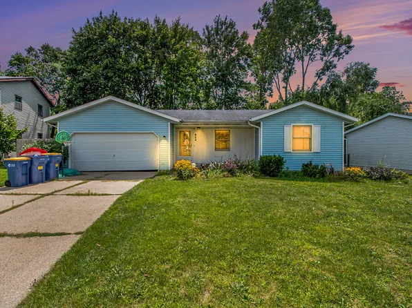 924 N Park Ct NE, Grand Rapids, MI 49525