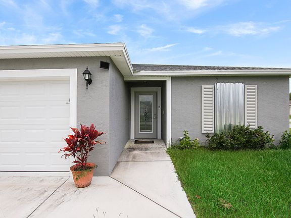 2nd image of 1987 SW Gold Ln