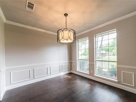 5th image of 801 Shady Glen Ct
