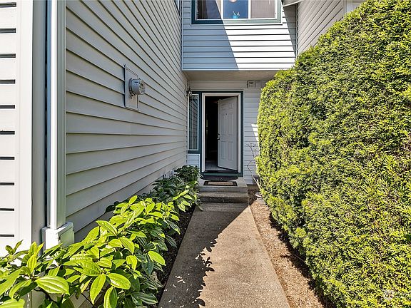 2nd image of 23501 112th Avenue SE #E-102
