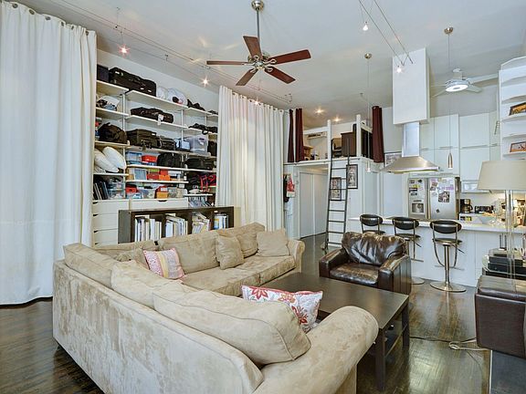 3rd image of 242 W 72nd St APT 1R