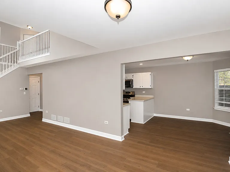 651 Lancaster Cir — Photo 12