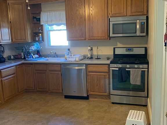 5th image of 194 E Fremont Ave #1