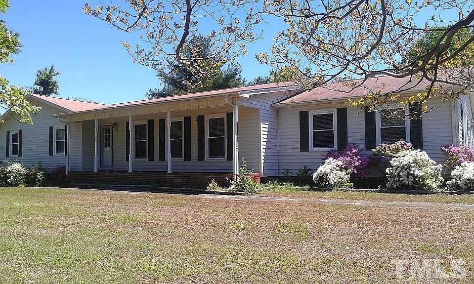 1st image of 105 Edgewater Dr